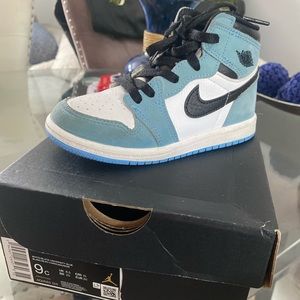 Jordan’s 1 size 9C blue and white, They are Beautiful for toddler